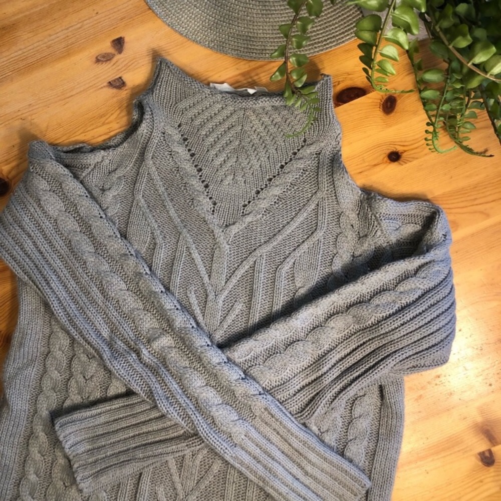 SOLD Grey cable knit fall sweater shoulder cut out